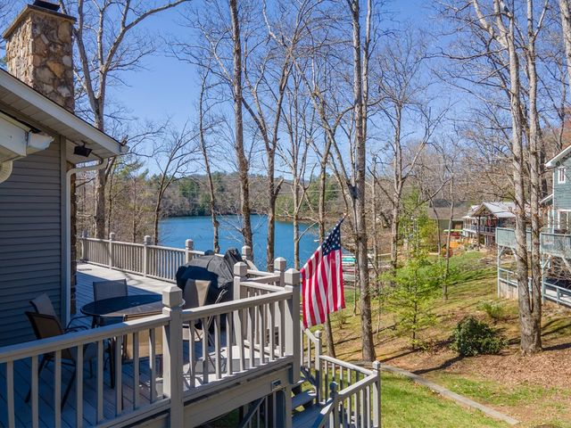 82 Avisco Road, Robbinsville, NC 28771