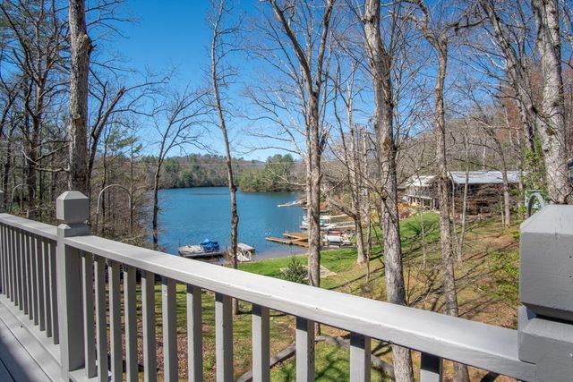 82 Avisco Road, Robbinsville, NC 28771