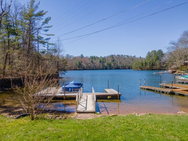 82 Avisco Road, Robbinsville, NC 28771