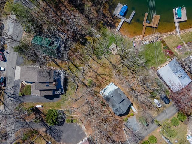 82 Avisco Road, Robbinsville, NC 28771