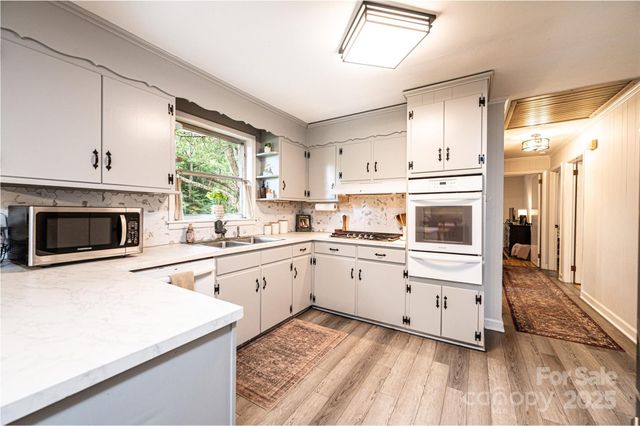 464 23rd Avenue Drive NE, Hickory, NC 28601