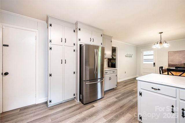 464 23rd Avenue Drive NE, Hickory, NC 28601