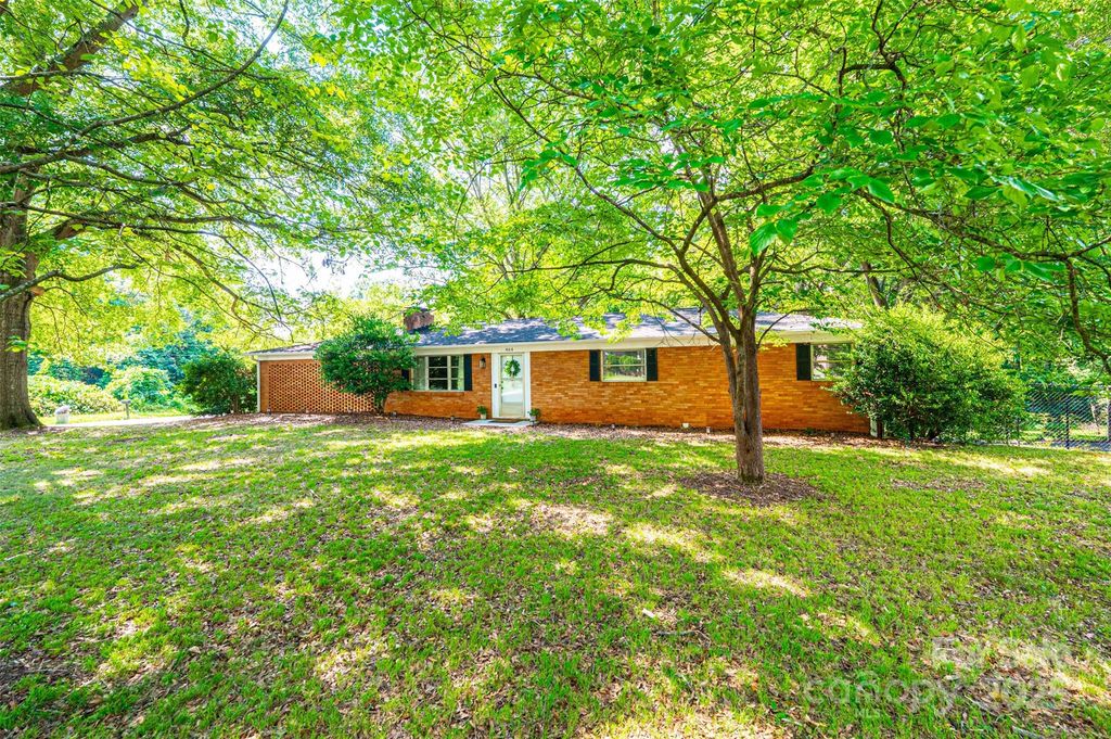 464 23rd Avenue Drive NE, Hickory, NC 28601
