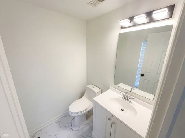 3211 Waterloo Circle, Indianapolis, IN 46268