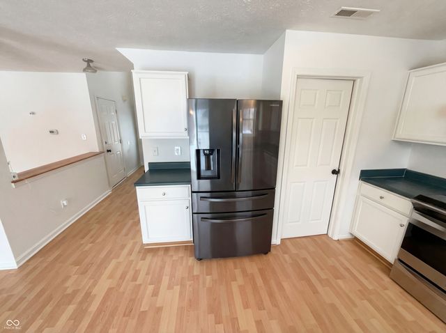 3211 Waterloo Circle, Indianapolis, IN 46268