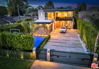 15743 Hesby Street, Encino, CA 91436