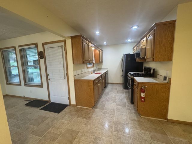 412 Kadee Drive, Crane, MO 65633