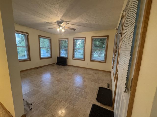 412 Kadee Drive, Crane, MO 65633