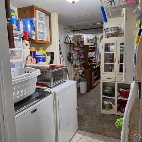 133 SE Willow Way, Topeka, KS 66609