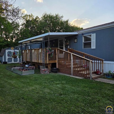 133 SE Willow Way, Topeka, KS 66609