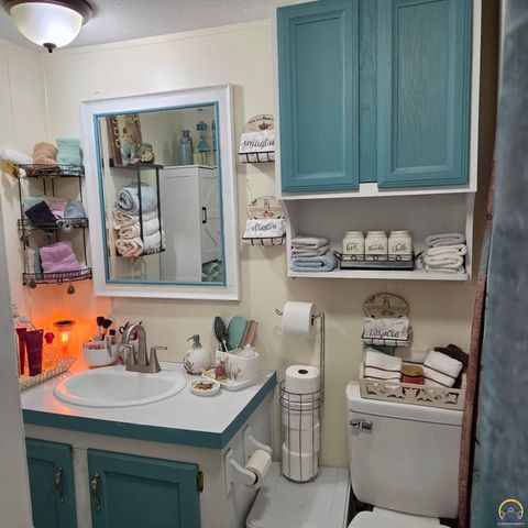 133 SE Willow Way, Topeka, KS 66609