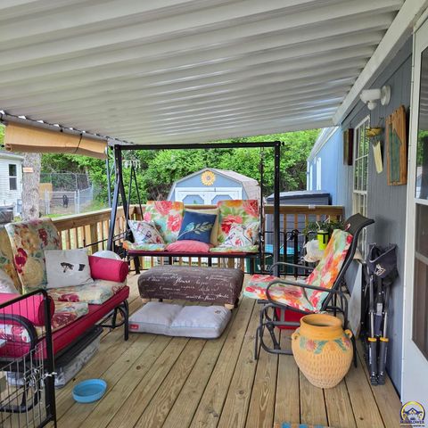 133 SE Willow Way, Topeka, KS 66609