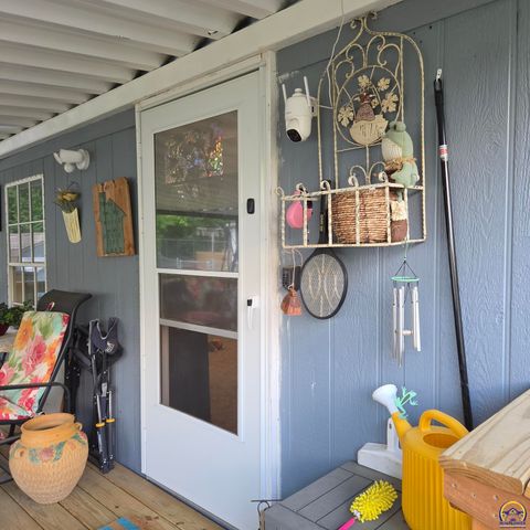 133 SE Willow Way, Topeka, KS 66609