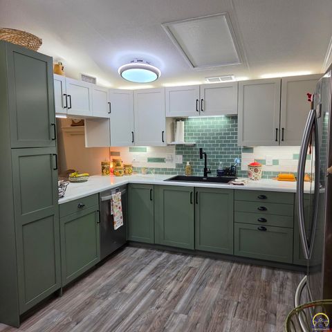 133 SE Willow Way, Topeka, KS 66609