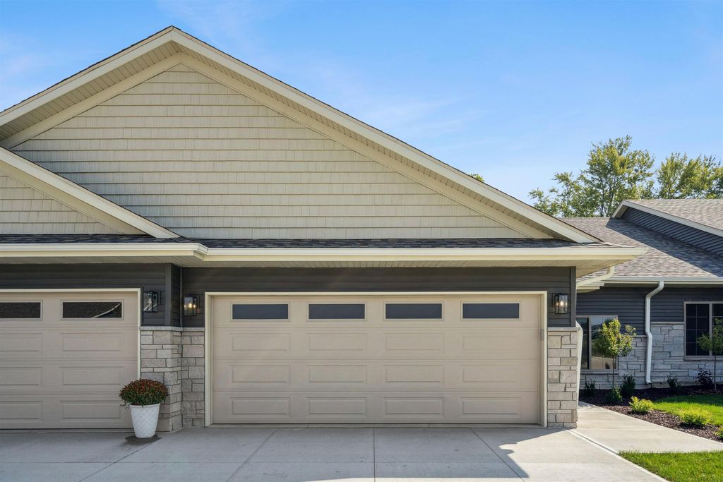 1789-3 Golf Course Boulevard, Independence, IA 50644