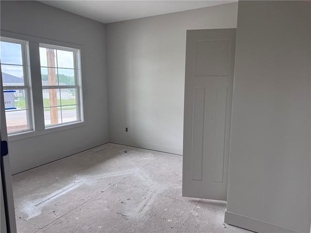 1945 Longview Drive, Liberty, MO 64068