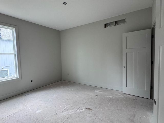 1945 Longview Drive, Liberty, MO 64068