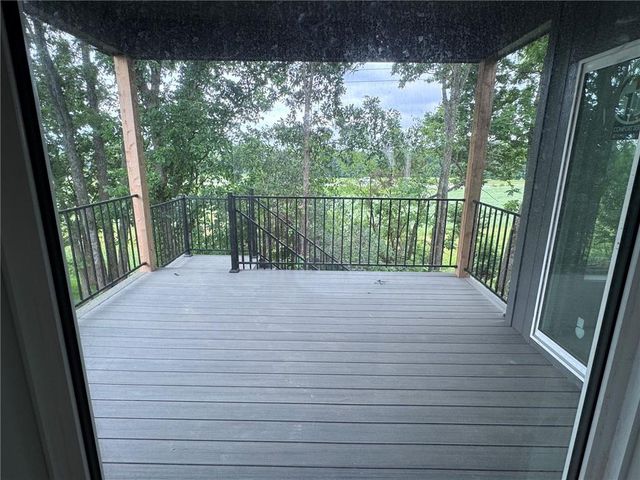 1945 Longview Drive, Liberty, MO 64068