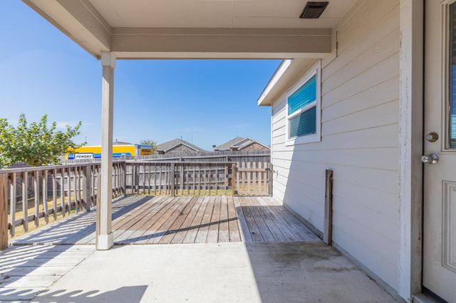 1949 Redstart, New Braunfels, TX 78130
