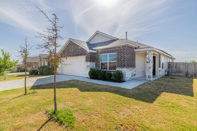 1949 Redstart, New Braunfels, TX 78130
