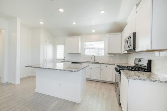 1949 Redstart, New Braunfels, TX 78130
