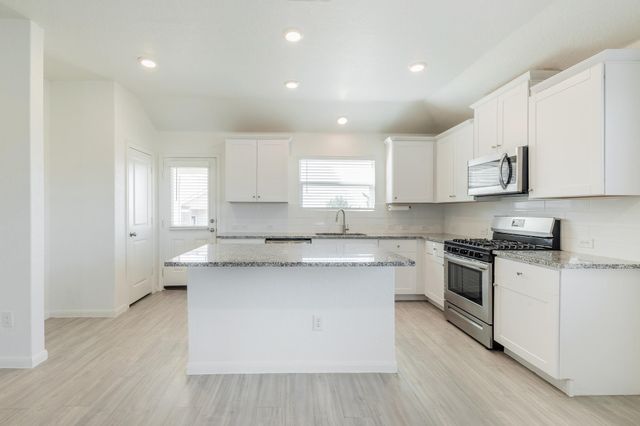 1949 Redstart, New Braunfels, TX 78130