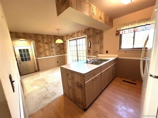 1141 Holly Spring Lane, Grand Blanc, MI 48439