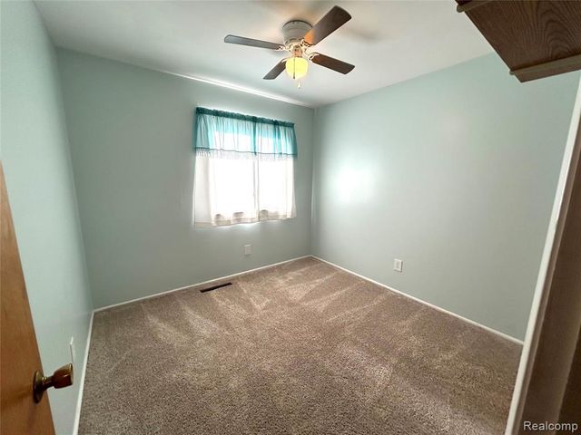 1141 Holly Spring Lane, Grand Blanc, MI 48439