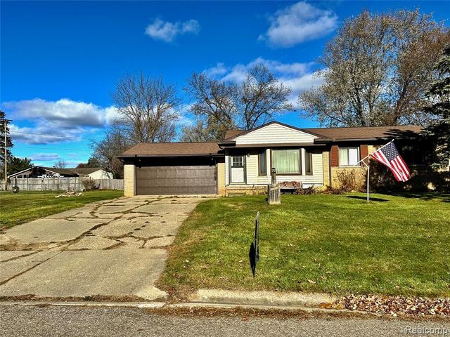 1141 Holly Spring Lane, Grand Blanc, MI 48439