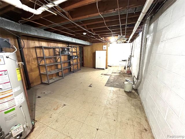 1141 Holly Spring Lane, Grand Blanc, MI 48439