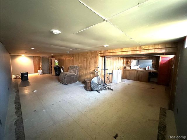 1141 Holly Spring Lane, Grand Blanc, MI 48439