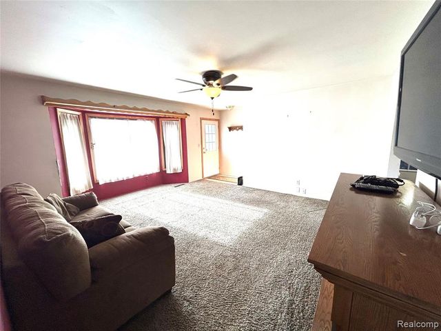 1141 Holly Spring Lane, Grand Blanc, MI 48439