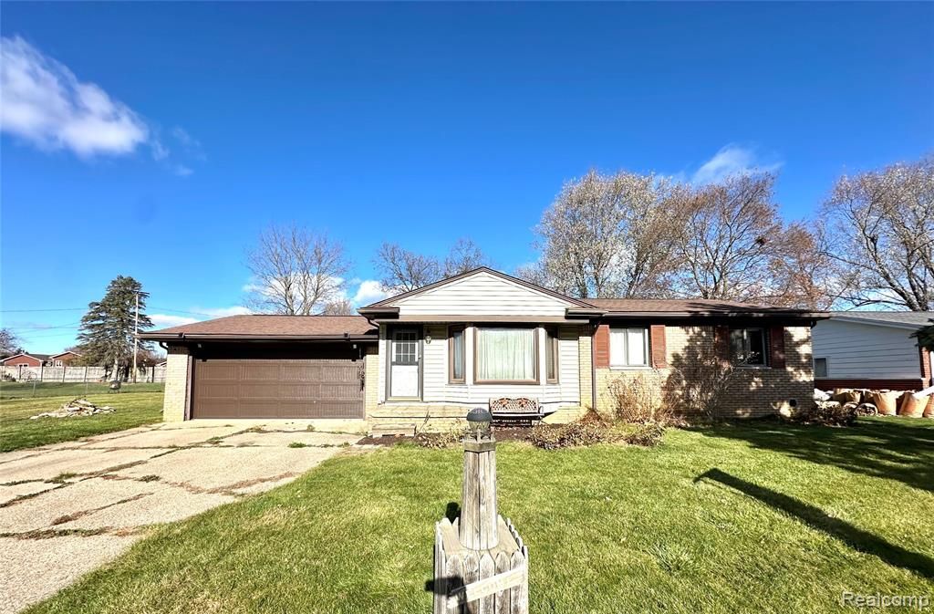 1141 Holly Spring Lane, Grand Blanc, MI 48439