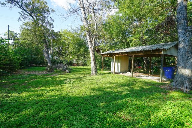 2115 Reuter Avenue, Waco, TX 76708