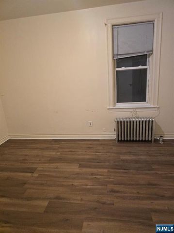 135 A4 40th Street, Union City, NJ 07087