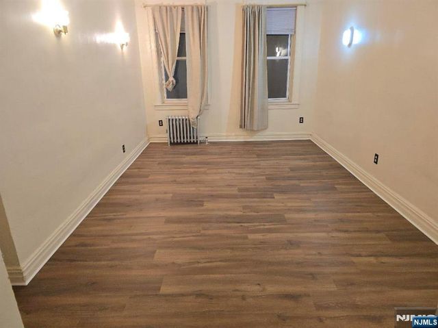 135 A4 40th Street, Union City, NJ 07087