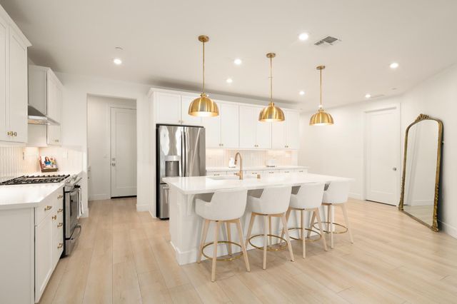 4860 Zinfest Ln, Roseville, CA 95747