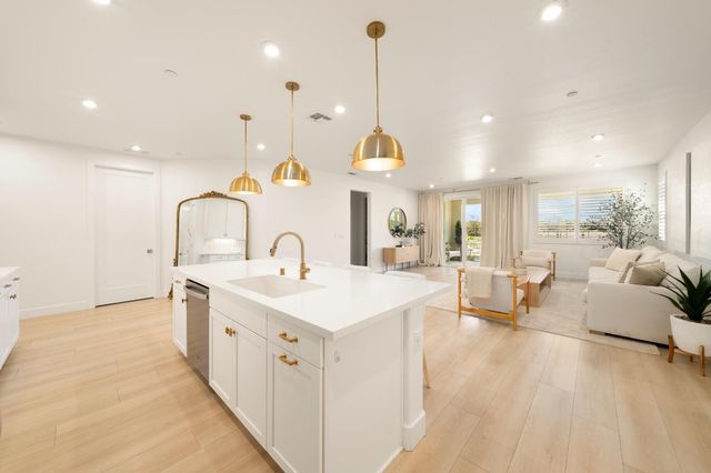 4860 Zinfest Ln, Roseville, CA 95747