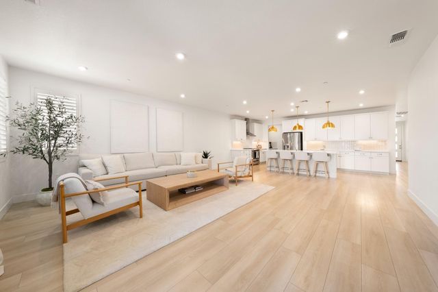 4860 Zinfest Ln, Roseville, CA 95747