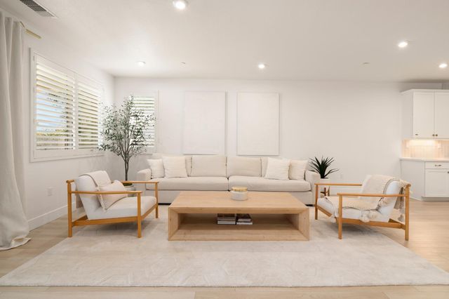 4860 Zinfest Ln, Roseville, CA 95747