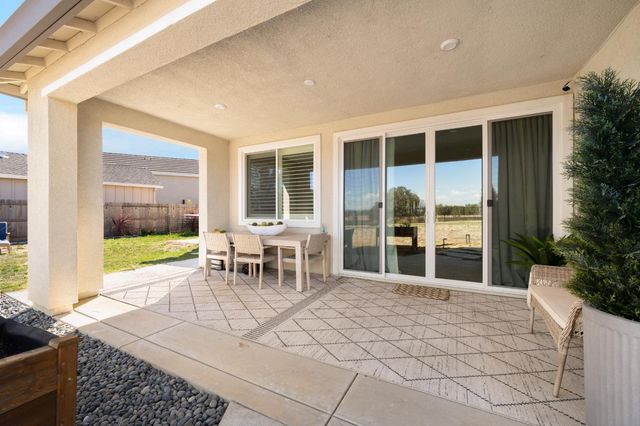 4860 Zinfest Ln, Roseville, CA 95747