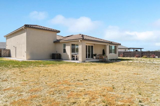 4860 Zinfest Ln, Roseville, CA 95747