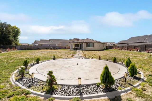 4860 Zinfest Ln, Roseville, CA 95747