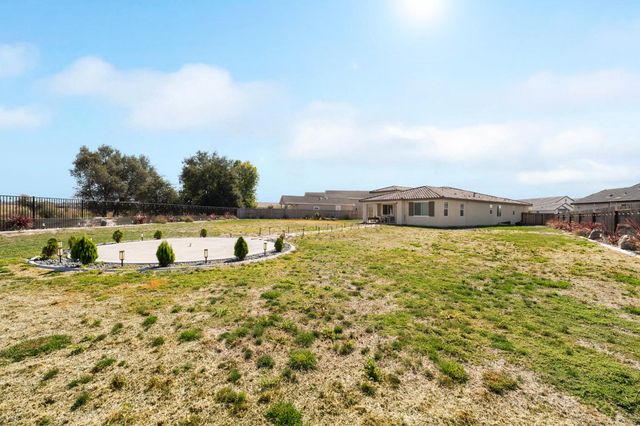 4860 Zinfest Ln, Roseville, CA 95747