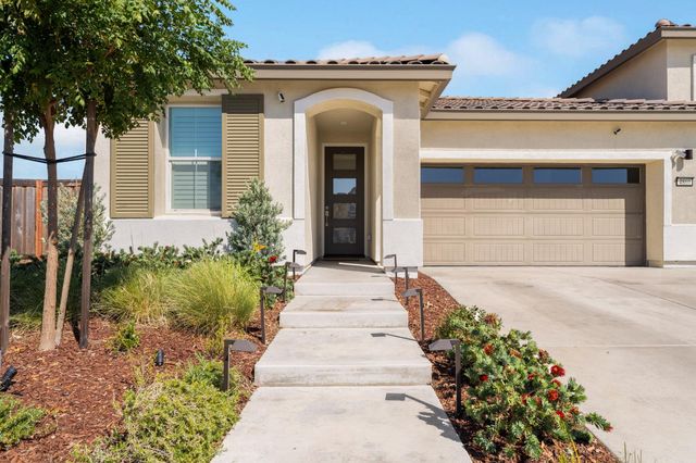 4860 Zinfest Ln, Roseville, CA 95747