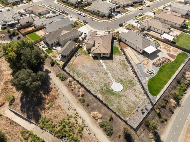 4860 Zinfest Ln, Roseville, CA 95747
