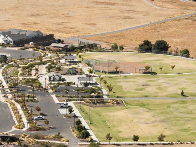 4860 Zinfest Ln, Roseville, CA 95747