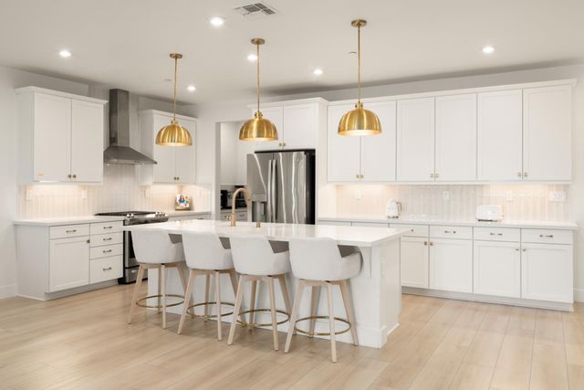 4860 Zinfest Ln, Roseville, CA 95747