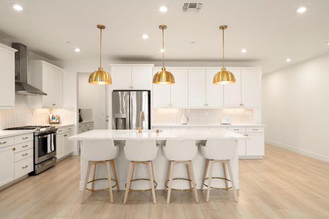 4860 Zinfest Ln, Roseville, CA 95747