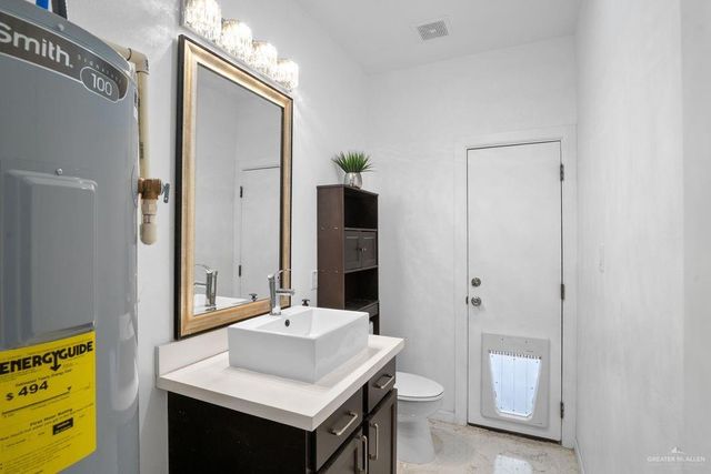 202 N 32nd Street, Hidalgo, TX 78539